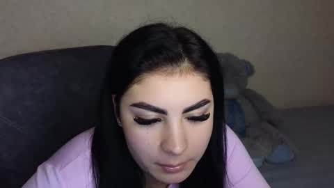 Olivia online show from 11-24-25, 03:45