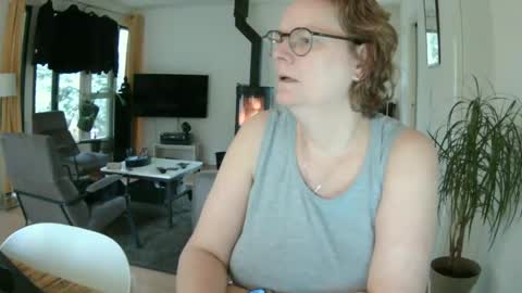 Snoeske and Woodwurm online show from 12-31-24, 02:36