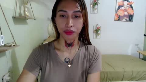 Snapshot of snow_2000 chatting on 10-31-25, 11:55 snow_2000 online show from 10-31-25, 11:55