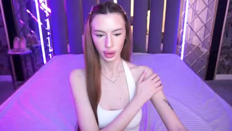 snow_whiteeex online show from 05-02-26, 05:45