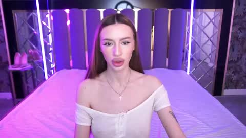 snow_whiteeex online show from 05-03-26, 05:35