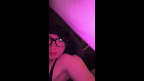 Snapshot of snowbhunniswirl chatting on 03-26-26, 05:02 SnowBhunni online show from 03-26-26, 05:02