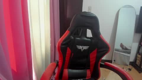 SnowClairee online show from 05-12-26, 06:10