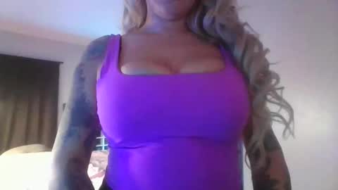 Snapshot of snowie_rose chatting on 01-18-26, 04:38 Snowie Rose online show from 01-18-26, 04:38