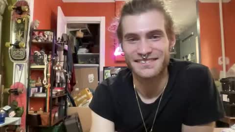 Snapshot of snowleopard200 chatting on 02-16-26, 09:55 Snow online show from 02-16-26, 09:55