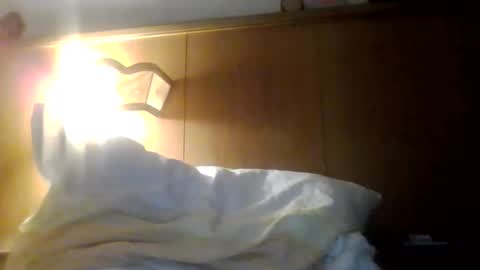 Snapshot of snowwhite9585 chatting on 02-18-26, 04:41 snowwhite9585 online show from 02-18-26, 04:41