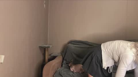 snowy_alice online show from 10-11-25, 09:30