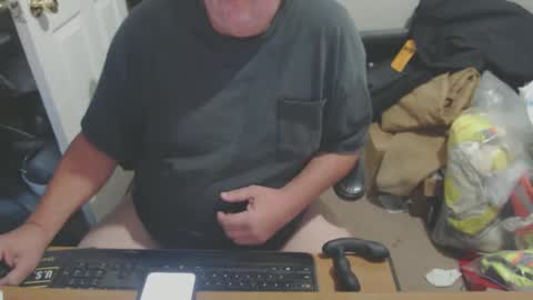 Snapshot of snwplwdrvr chatting on 09-20-25, 10:44 snwplwdrvr online show from 09-20-25, 10:44