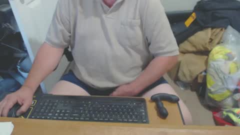 Snapshot of snwplwdrvr chatting on 10-08-25, 07:55 snwplwdrvr online show from 10-08-25, 07:55