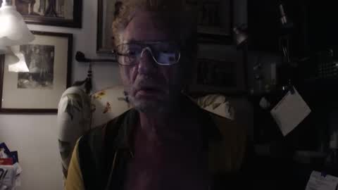 Snapshot of so_erotic_sub chatting on 10-21-25, 06:36 ImYourBitch online show from 10-21-25, 06:36