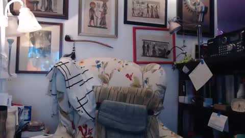 Snapshot of so_erotic_sub chatting on 10-25-25, 06:32 ImYourBitch online show from 10-25-25, 06:32