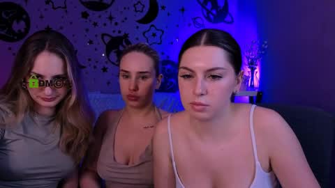 Snapshot of so_hot_rosalie chatting on 05-19-26, 01:56 so_hot_rosalie online show from 05-19-26, 01:56