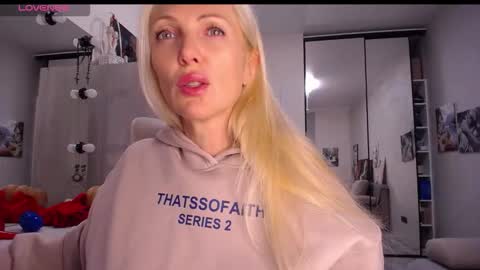 Monna online show from 11-01-25, 06:21