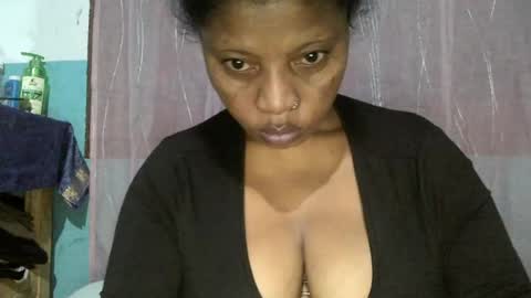 Snapshot of soayh89 chatting on 06-16-26, 02:03 soayh89 online show from 06-16-26, 02:03
