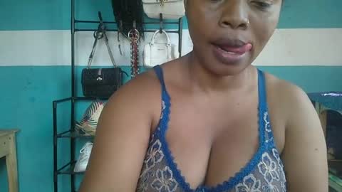 Snapshot of soayh89 chatting on 07-15-26, 06:07 soayh89 online show from 07-15-26, 06:07