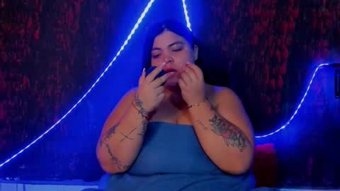 Snapshot of sobigcurvy44 chatting on 12-22-24, 07:21 leidy online show from 12-22-24, 07:21