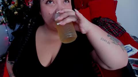 Snapshot of sobigcurvy44 chatting on 01-08-25, 08:29 leidy online show from 01-08-25, 08:29