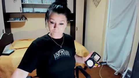 Soffy online show from 05-08-26, 06:19