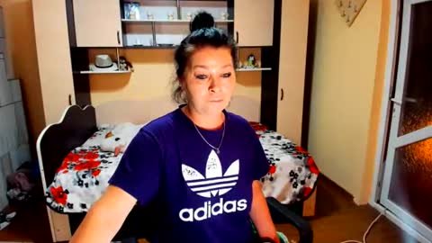 Soffy online show from 06-25-26, 05:07