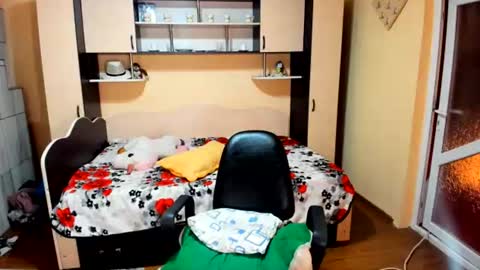 Soffy online show from 06-25-26, 05:12