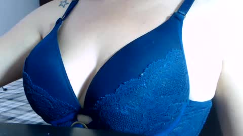Sofa Castellanos online show from 07-14-26, 04:13