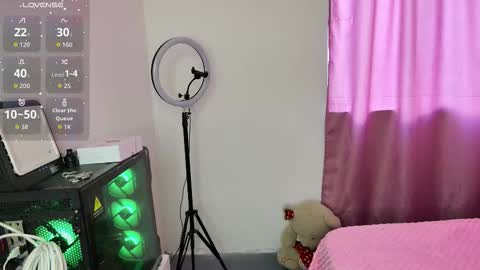 Snapshot of sofi__collen chatting on 01-11-26, 12:32 Sofi online show from 01-11-26, 12:32