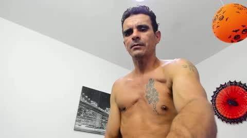 SOFI AND SANTY online show from 11-02-25, 01:02