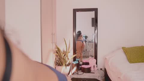 Snapshot of sofi_blake chatting on 10-27-25, 01:04 Sofia online show from 10-27-25, 01:04