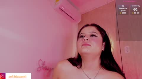 Sofi Blossom  online show from 01-04-25, 11:38