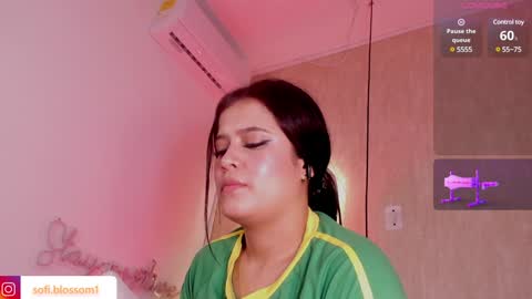Sofi Blossom  online show from 01-12-25, 12:49