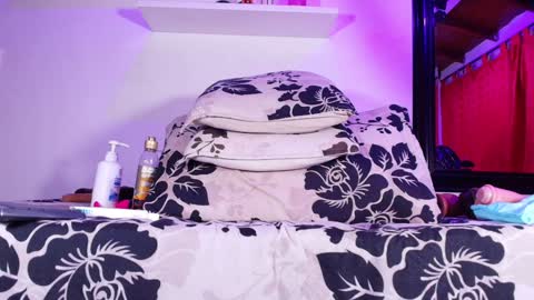 Snapshot of sofi_decker chatting on 01-09-25, 03:04 Sofia online show from 01-09-25, 03:04