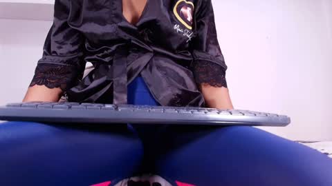 Snapshot of sofi_decker chatting on 01-22-25, 03:09 Sofia online show from 01-22-25, 03:09