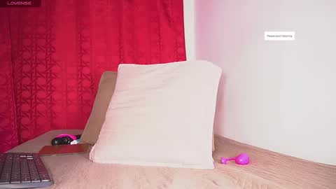 Snapshot of sofi_decker chatting on 09-24-25, 03:10 Sofia online show from 09-24-25, 03:10