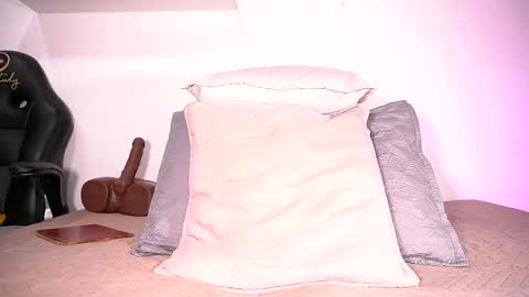 Snapshot of sofi_decker chatting on 10-05-25, 03:05 Sofia online show from 10-05-25, 03:05