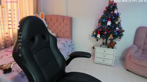 Snapshot of sofi_love77 chatting on 12-04-24, 03:43 sofi_love77 online show from 12-04-24, 03:43