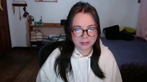 Sofi Lynch online show from 05-06-26, 08:08