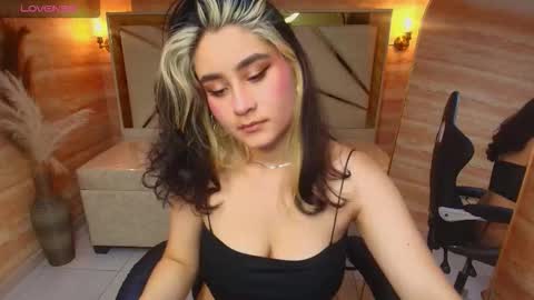 sofi_r_ online show from 11-24-25, 08:19