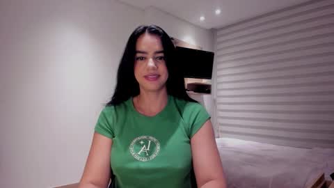 Snapshot of sofi_saenzz chatting on 10-08-25, 12:08 Sofi Saenzz online show from 10-08-25, 12:08