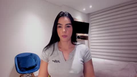 Snapshot of sofi_saenzz chatting on 10-14-25, 12:00 Sofi Saenzz online show from 10-14-25, 12:00