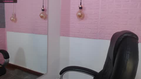 Snapshot of sofi_sweet09 chatting on 01-30-25, 03:29 Susy online show from 01-30-25, 03:29