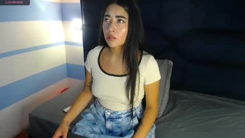 Snapshot of sofi_sweet09 chatting on 02-20-25, 05:18 Susy online show from 02-20-25, 05:18