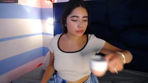 Snapshot of sofi_sweet09 chatting on 02-20-25, 08:25 Susy online show from 02-20-25, 08:25