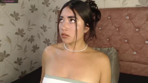 Snapshot of sofi_sweet09 chatting on 03-11-25, 01:48 Susy online show from 03-11-25, 01:48