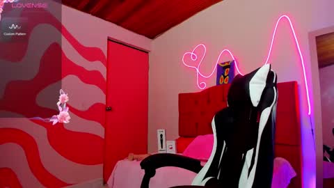  LAURA SOFIA  online show from 02-10-25, 10:42