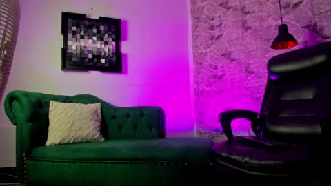 sofi_wiliiams2 online show from 03-01-26, 08:33