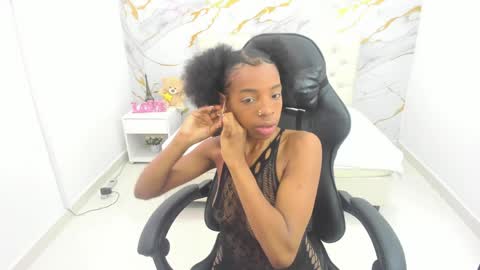 sofia_echeverri online show from 05-19-26, 12:11