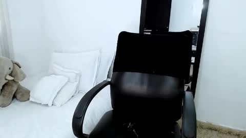 sofia Ill be back on Tuesday June 4.  online show from 12-09-24, 04:15