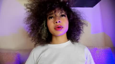 S O F I A  online show from 05-06-26, 08:36