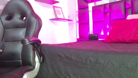 Sofia online show from 09-10-25, 03:06