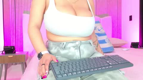 Snapshot of sofia_martinn chatting on 02-11-26, 03:11 Sofia online show from 02-11-26, 03:11